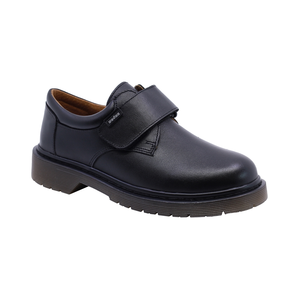 thumbnail image 1 of Zapato escolar Audaz para niño de piel negro Martín con tira de contacto, 1 of 3